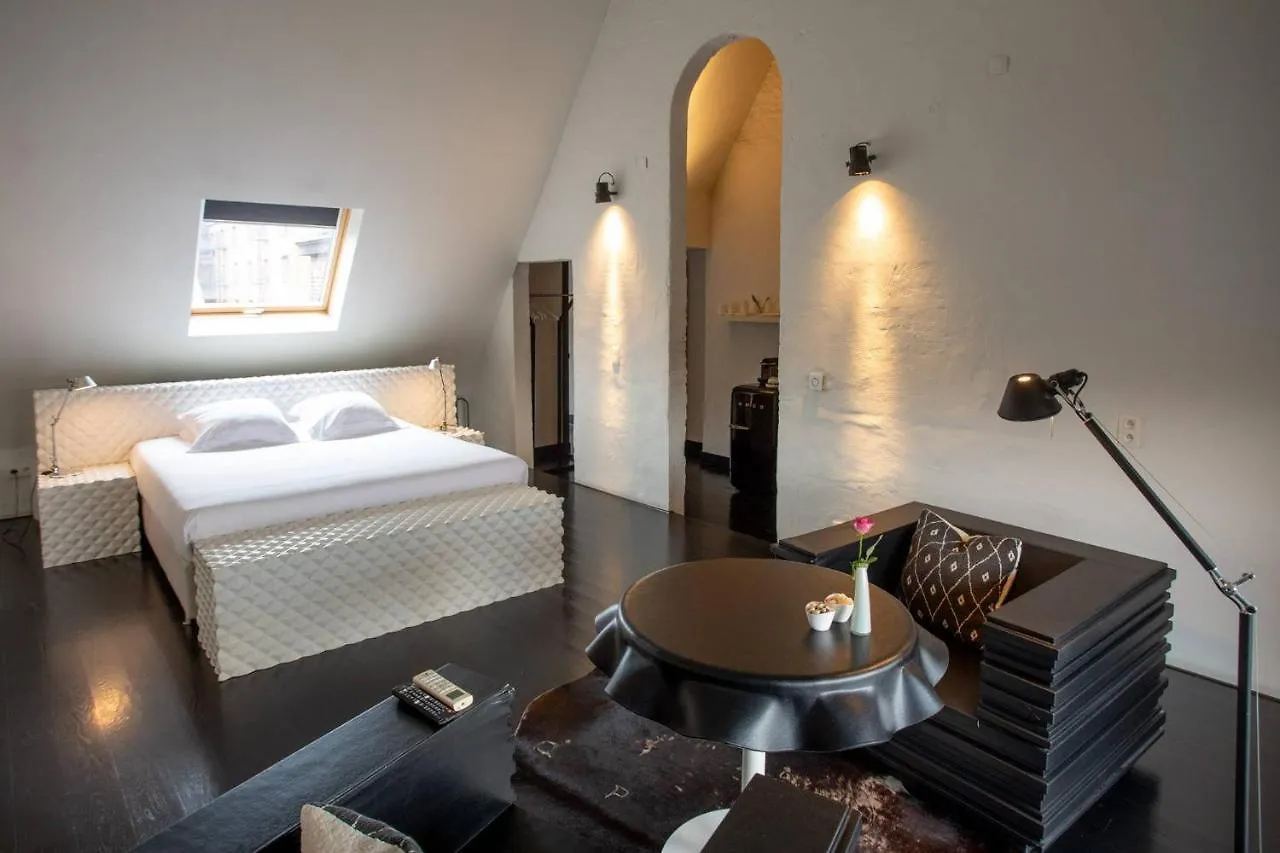 B&B Suites Feek Anversa 5*,